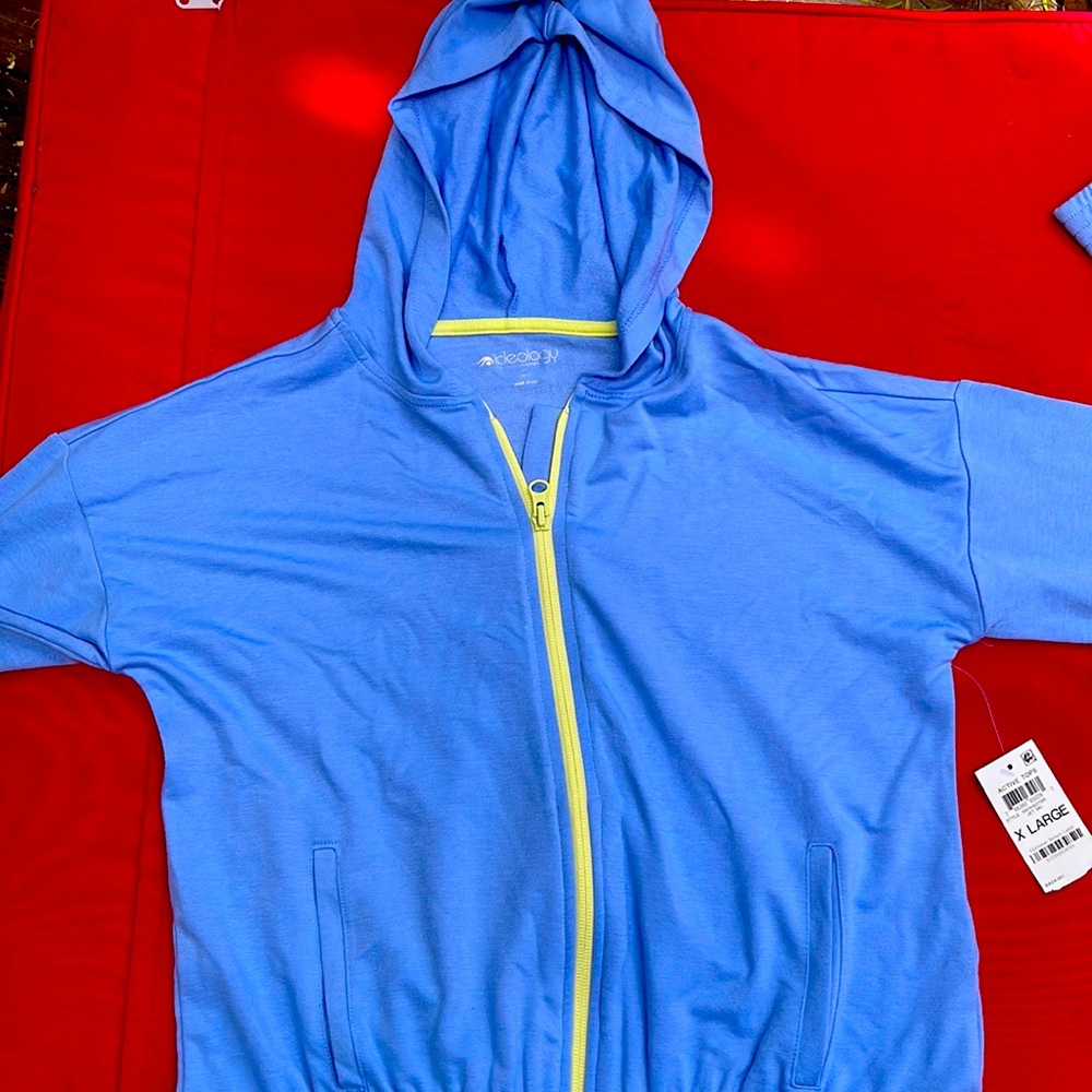 New Blue Active top for Kids XL